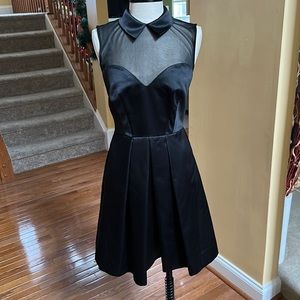 Jill Jill Stuart - Back Zip Mesh Trim Collared A Line Dress Black Size 4